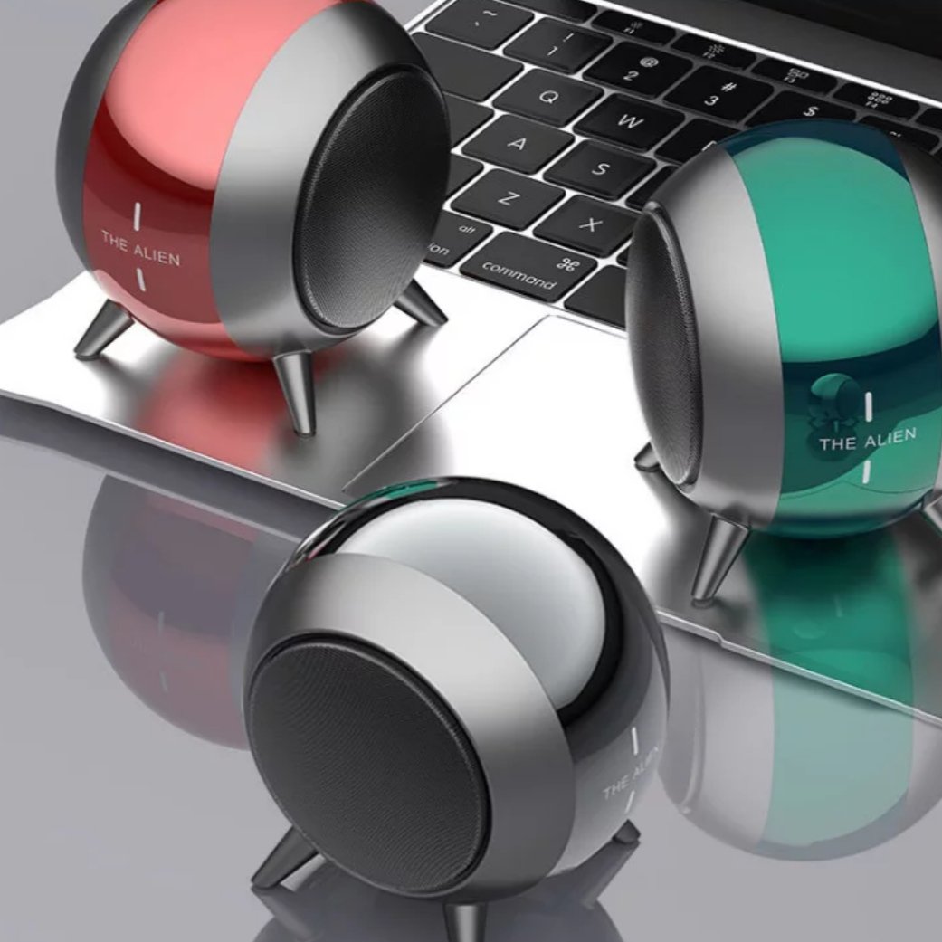 The Alien | Bluetooth Speaker from Space - Grey Technologies