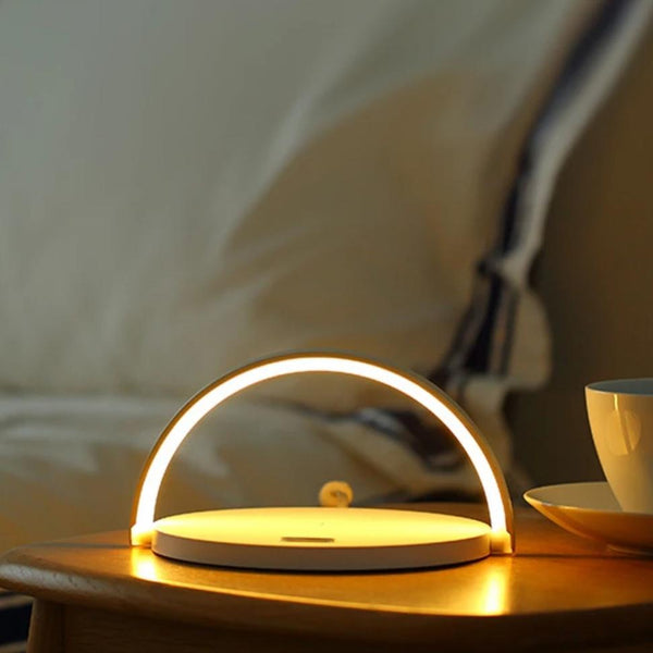 Qi hot charging pad lamp